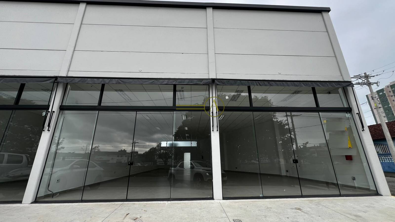 Loja-Salão, 180 m² - Foto 1