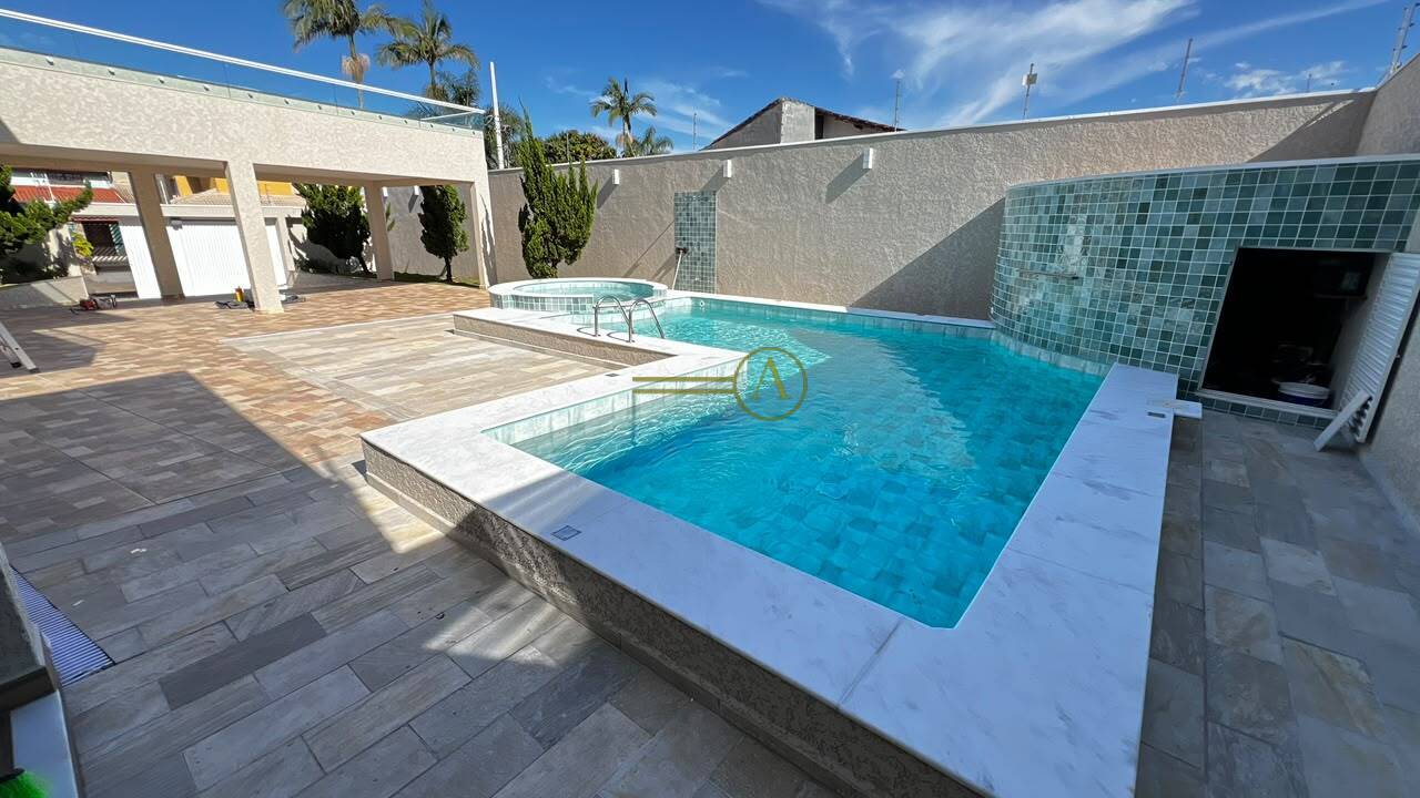 Sobrado, 5 quartos, 248 m² - Foto 1