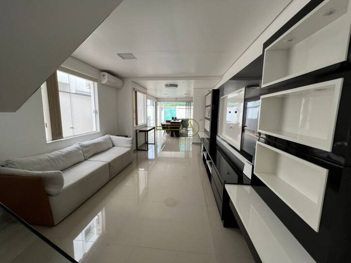 Sobrado à venda com 3 quartos, 130m² - Foto 4
