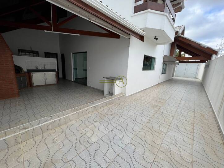Sobrado à venda com 5 quartos, 200m² - Foto 20
