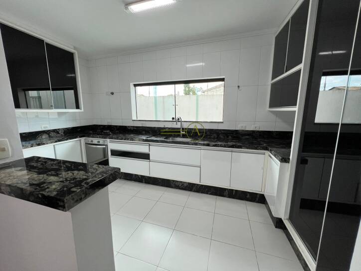 Sobrado à venda com 5 quartos, 200m² - Foto 8
