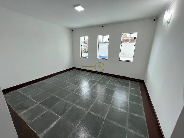 Sobrado à venda com 5 quartos, 200m² - Foto 5