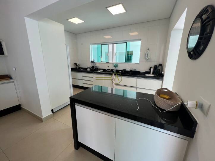 Casa de Condomínio à venda com 7 quartos, 750m² - Foto 10