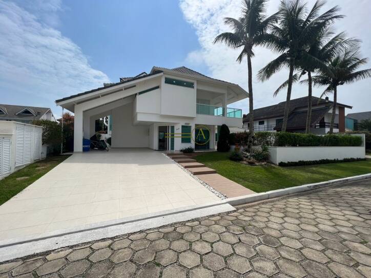 Casa de Condomínio à venda com 7 quartos, 750m² - Foto 1